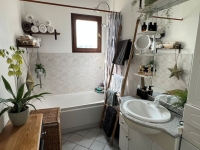 3-Bedroom Bungalow 3 Minutes from Sauzé-Vaussais