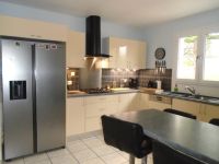 Maison De Plain Pied En Bon Etat Avec Piscine Et Appartement