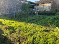 Belle Longère avec Dépendances et Belle Cour Fleurie