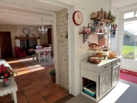 Beautiful Stone House with 5 Bedrooms and Swimming Pool. Gîte Possibility