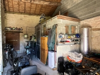 Maison De Campagne Située Au Calme A Vendre. 2 Chambres Et Grand Jardin