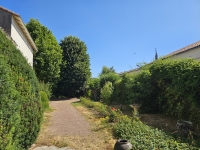 Belle Maison De Ville Avec Jardin Clos de Murs