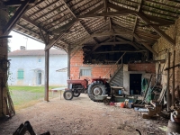 Maison Ancienne de 4 Chambres avec Dépendances