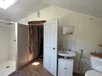 Charmante Maison en Pierre avec Dépendances et Cour Intime – Proche Sauzé-Vaussais