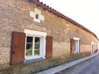 Maison De Campagne Située Au Calme A Vendre. 2 Chambres Et Grand Jardin