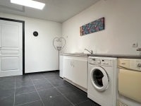 Spacious Family Home with Pool, 6 Bedrooms – Peaceful Hamlet Setting, 2.5 km from Village Centre