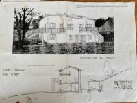 Charmant Ensemble à Vendre Avec 2 Maisons, Granges et Terrain Arboré