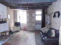 Townhouse To Renovate With Courtyard, Close to Commerce