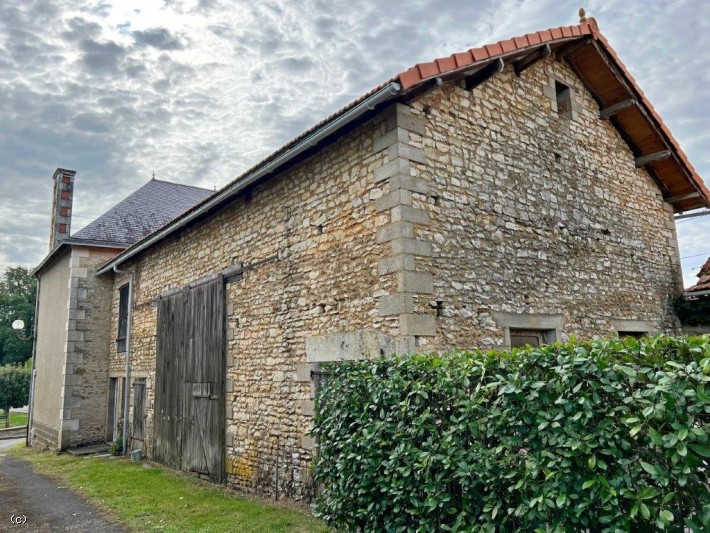 3 Bedroom Village House With Attached Barn