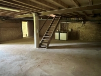 Stone House with Great Potential – 3 Bedrooms, Garden, and Attic to Convert
