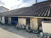 Deux Maisons Avec 3 et 4 Chambres Situées Dans un Charmant Village de Campagne