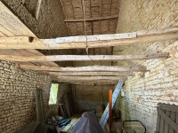 Charmant Ensemble à Vendre Avec 2 Maisons, Granges et Terrain Arboré