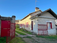 Belle Longère avec Dépendances et Belle Cour Fleurie