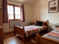 Spacious Family Home with Pool, 6 Bedrooms – Peaceful Hamlet Setting, 2.5 km from Village Centre