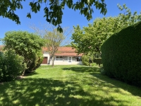 Maison De Campagne Située Au Calme A Vendre. 2 Chambres Et Grand Jardin