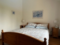 Spacious Family Home with Pool, 6 Bedrooms – Peaceful Hamlet Setting, 2.5 km from Village Centre