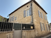 Superbe Maison de Village de 5 Chambres Près de Champagne Mouton