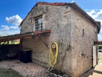 SUPERBES VUES ! Maison en Pierre de 4 Chambres à Nanteuil-en-Vallée