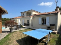 Sublime Maison de 3 Chambres avec Piscine