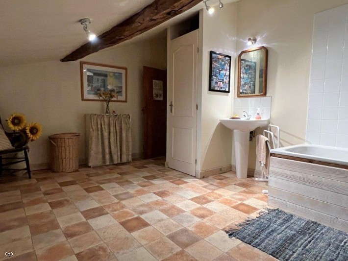 Beautiful 17th Century Stone House Close To Nanteuil