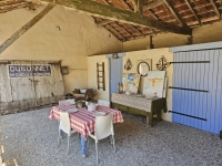 Superb Character House with 2 Bedrooms Between Champagne Mouton and Saint-Laurent-de-Céris