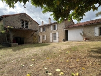 SUPERBES VUES ! Maison en Pierre de 4 Chambres à Nanteuil-en-Vallée