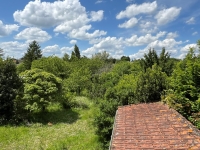 Stone House with Great Potential – 3 Bedrooms, Garden, and Attic to Convert