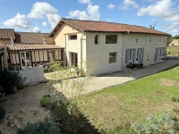 Belle Charentaise Avec 4 Chambres Et Jardin Clos Sur 1433m²