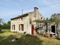 Attractive 3 Bedroom Stone Property With Barn on 1969m² Near Chef Boutonne