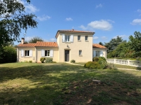 Sublime Maison de 3 Chambres avec Piscine