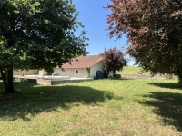 Belle Maison de Campagne avec Grange Attenante et Accès à la Rivière Charente