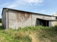 Grand Bâtiment de Stockage ou Commercial