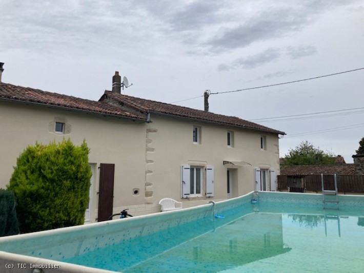 3 Bedroom Stone House With Courtyard, Garden And Barn Near Nanteuil En Vallée