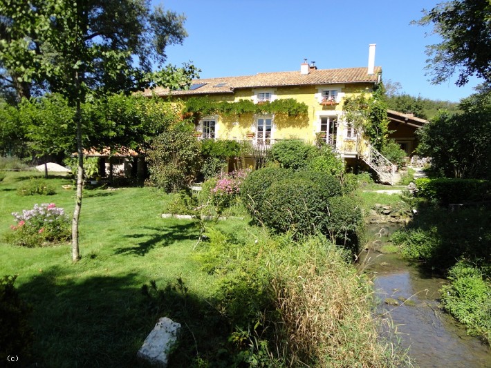 Watermill In An Idyllic Location With Over 8 Hectares, A Lake And River Frontage
