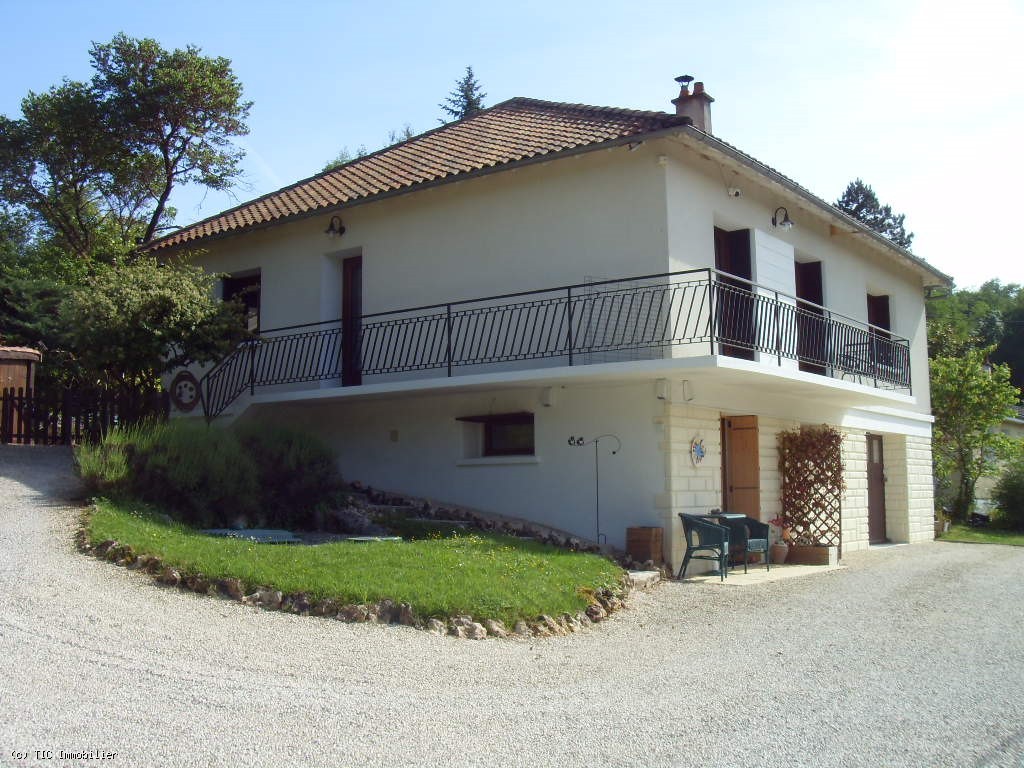 Beautiful Detached Property With Independant Apartment