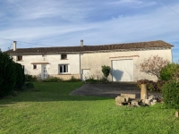 Longère with adjoining barn and numerous outbuildings