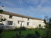 Longère with adjoining barn and numerous outbuildings