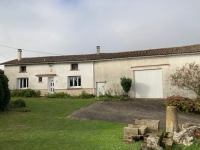 Longère with adjoining barn and numerous outbuildings