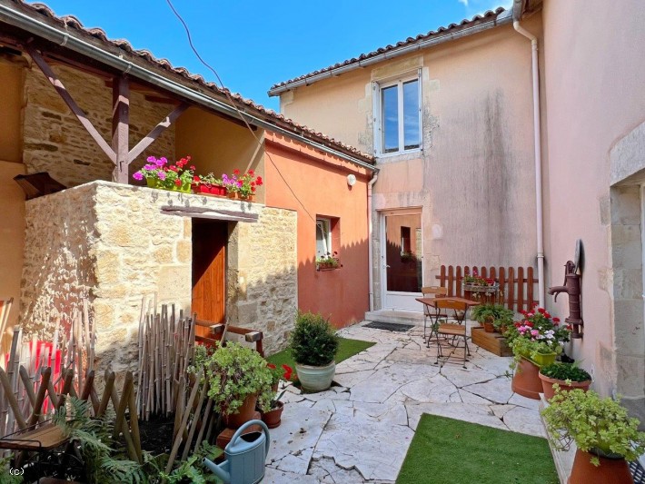 Well Maintained Town House With Internal Courtyard