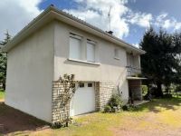 Pavillon Avec Garage Au Calme - Proche Ruffec