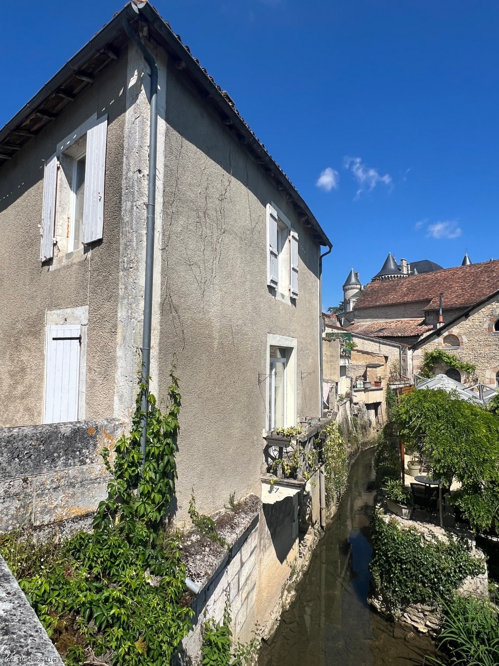Belle Maison au Cœur du Village  Avec Vue Sur La Rivière