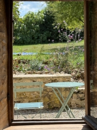 Superb Character House with 2 Bedrooms Between Champagne Mouton and Saint-Laurent-de-Céris