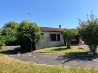 Pavillon Semi-Enterré Avec Beau Et Grand Jardin