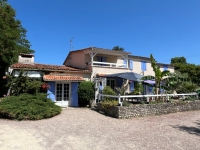 Très Belle Propriété Chambres D'Hôtes avec 10 Chambres, Dépendances et Piscine