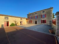 Beautiful Manor House Without Vis-A-Vis In Verteuil