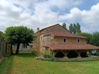 Jolie Maison De Campagne Avec Une Grange et Jardin