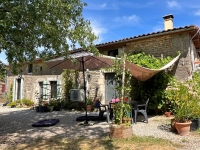 Jolie Maison de Village Avec Beau Jardin