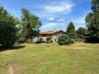 Jolie Maison de Village Avec Beau Jardin