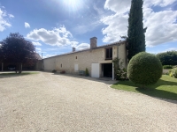 Magnifique Domaine de presque un Hectare avec 3 Chambres, Belle Piscine et Potentiel Pour Gîtes