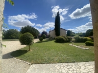 Magnifique Domaine de presque un Hectare avec 3 Chambres, Belle Piscine et Potentiel Pour Gîtes